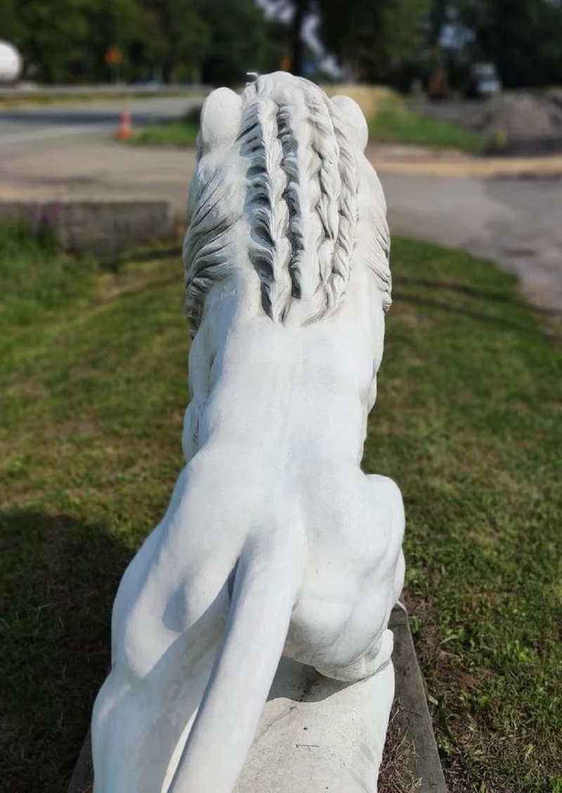 Casa Padrino Barock Garten Deko XXL Skulptur Löwe rechte Seite Grau 186 x H. 150 cm - Riesige Garten Deko XXL Figur - Barock Garten & Terrassen Deko Accessoires - Garten Deko im Barockstil