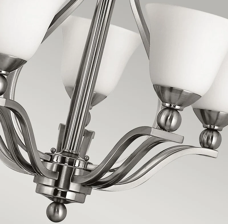Casa Padrino Luxus Art Deco Kronleuchter Silber / Weiß Ø 61 x H. 62,5 cm - Runder Metall Kronleuchter mit Glas Lampenschirmen - Wohnzimmer Kronleuchter - Art Deco Leuchten - Luxus Leuchten