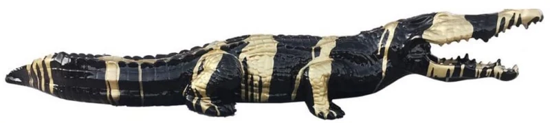 Casa Padrino Luxus Deko Skulptur Krokodil Schwarz / Gold 108 cm - Wetterbeständige Gartenskulptur - XXL Deko Skulptur - XXL Deko Figur - Tierfigur - Garten Deko - Luxus Deko Accessoires