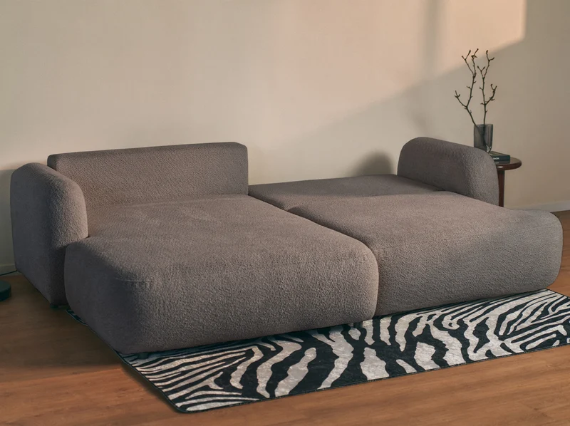 Ecksofa mit Schlaffunktion Tvoya, L-förmig, linksseitig, grau-braunes Bouclé