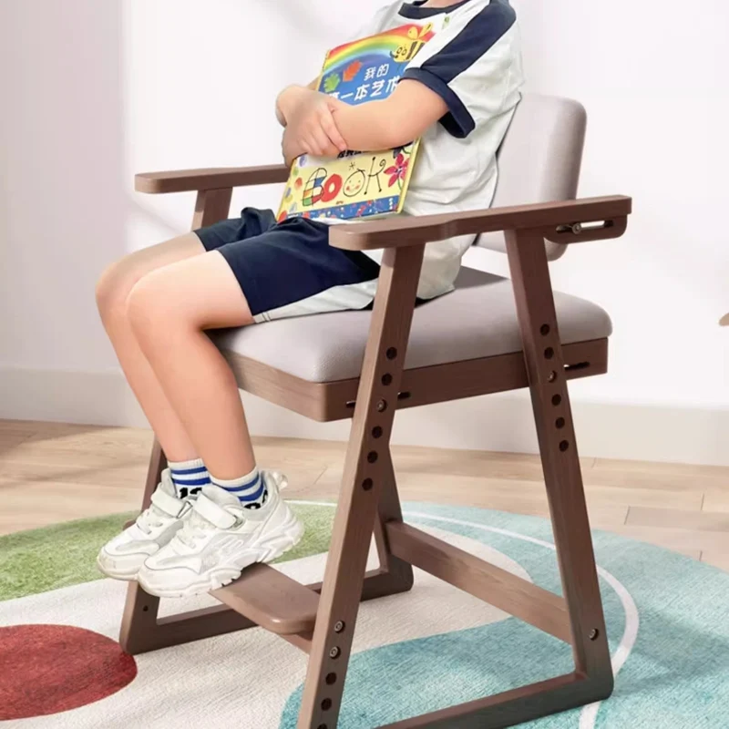 Verstellbarer Hochstuhl für Kleinkinder bis Teenager
