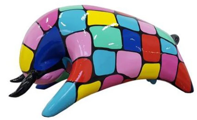 Casa Padrino Designer Dekofigur Stier Bunt 50 x H. 25 cm - Wetterbeständige Deko Skulptur - Wohnzimmer Deko - Garten Deko - Designer Deko Tierfigur