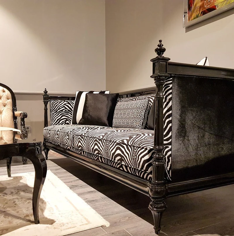 Casa Padrino Luxus Barock Sofa Zebra / Schwarz - Handgefertigtes Wohnzimmer Sofa im Barockstil - Edle Barock Wohnzimmer Möbel