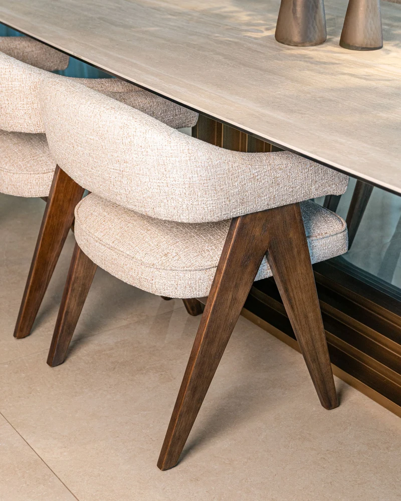 Esszimmerstuhl Mori Cream Tweed – Richmond mit Massivholzgestell