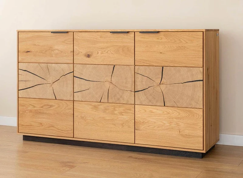 Beleuchtetes Sideboard aus massiver Eiche mit Hirnholz | Kommode Tirano III mit Rückwand in grober Holzstruktur