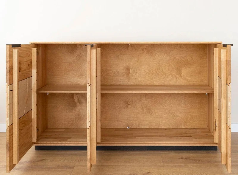 Beleuchtetes Sideboard aus massiver Eiche mit Hirnholz | Kommode Tirano III mit Rückwand in grober Holzstruktur