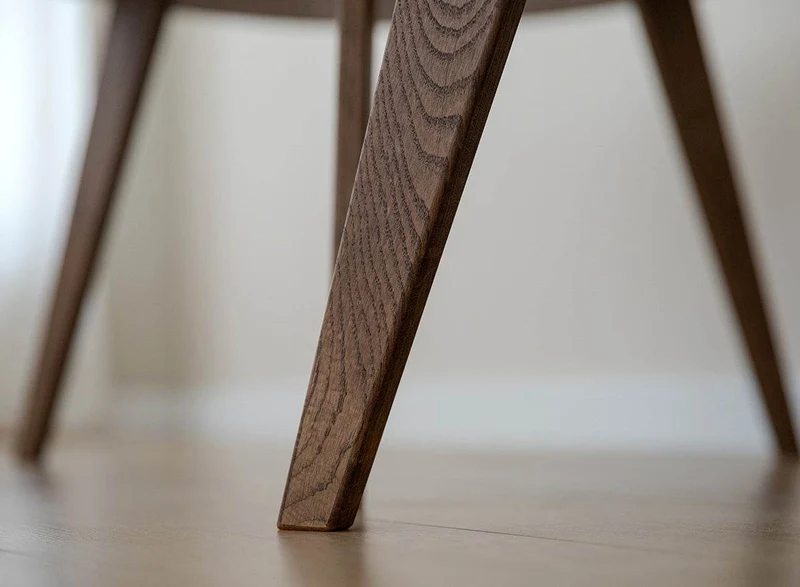 Minimalistischer Couchtisch aus massiver Eiche | Runder Beistelltisch Orbetello Tabacco in drei Größen