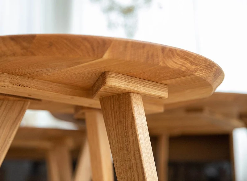 Minimalistischer Couchtisch aus massiver Eiche | Runder Beistelltisch Orbetello in drei Größen