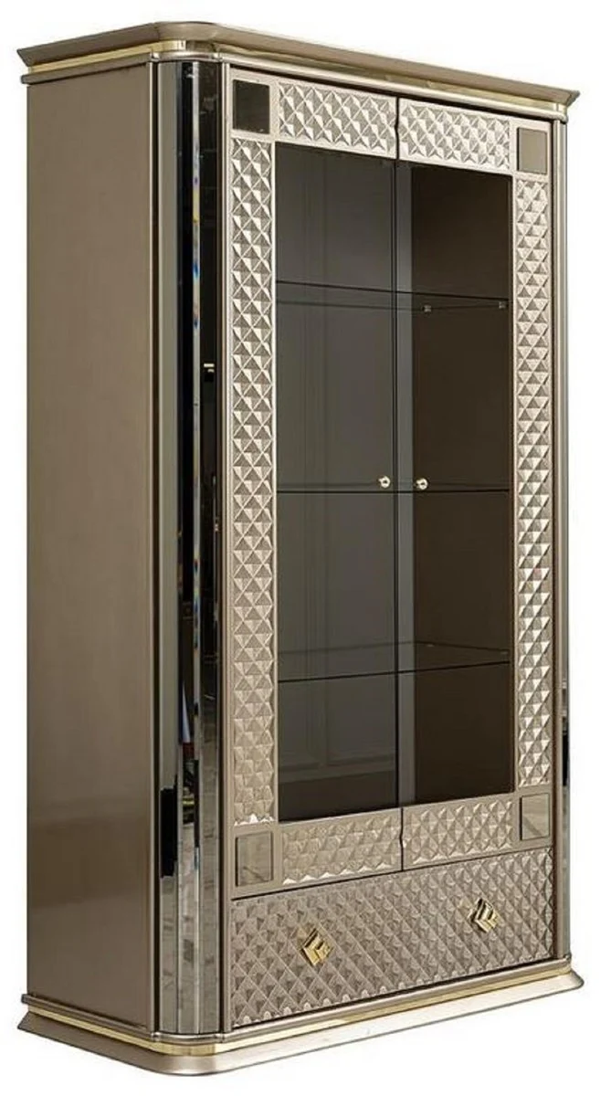 Casa Padrino Luxus Art Deco Vitrine Beige / Gold - Handgefertigter Massivholz Vitrinenschrank mit 2 Türen und Schublade - Edle Art Deco Möbel