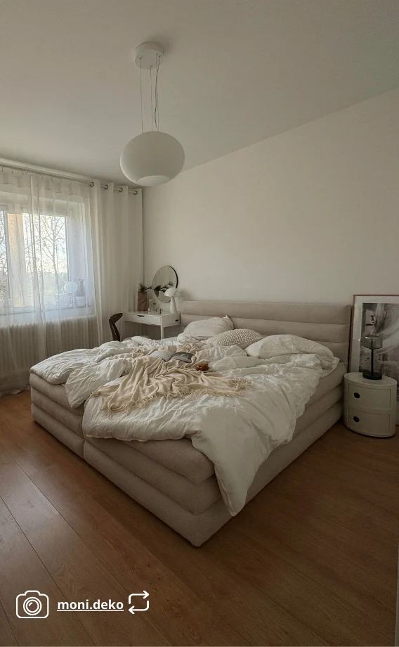 Kontinentales Bett 160x200 cm Alegre mit Topper und zwei Aufbewahrungsboxen, hellbeiger hydrophober Chenille-Stoff