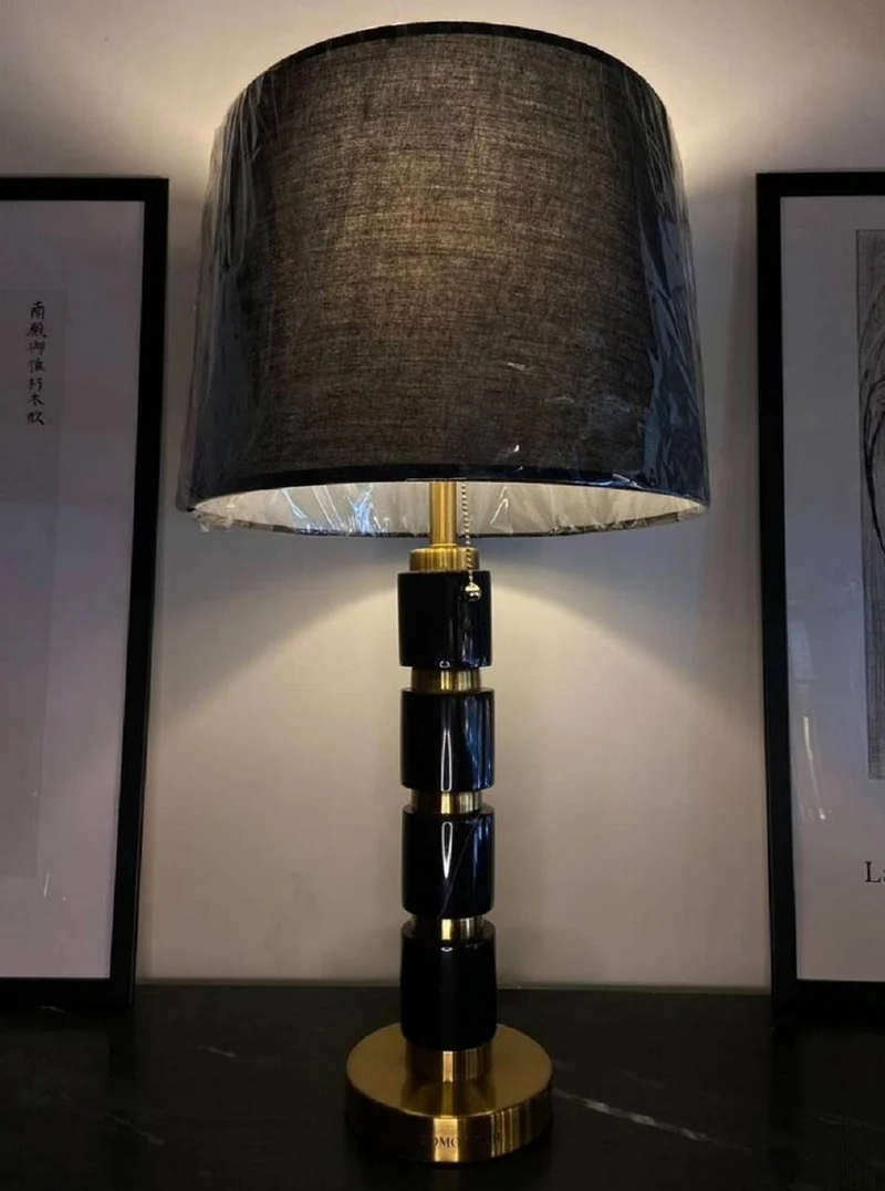 Casa Padrino Luxus Marmor Tischleuchte Schwarz / Gold H. 70 cm