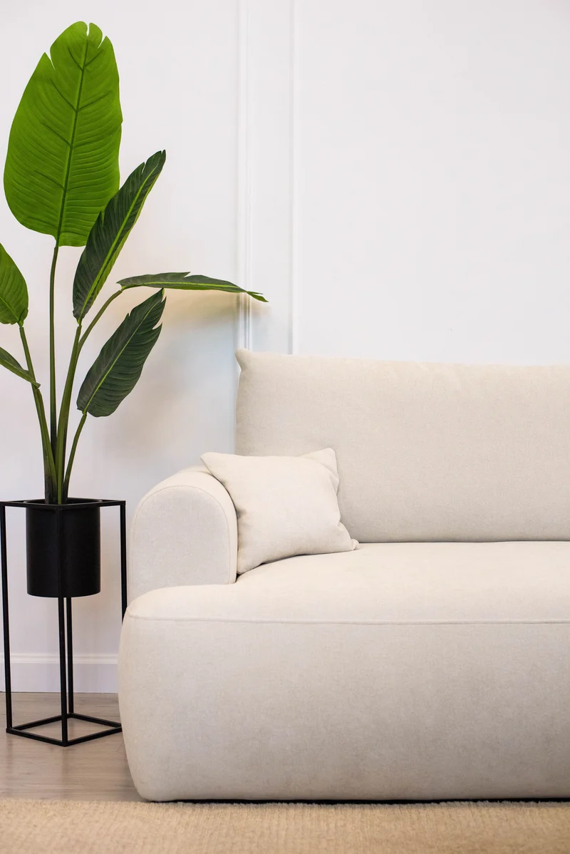 Ecksofa mit Schlaffunktion Ovo mini, L-förmig, rechtsseitig, mit Stauraum, cremefarbener, pflegeleichter Chenille-Stoff
