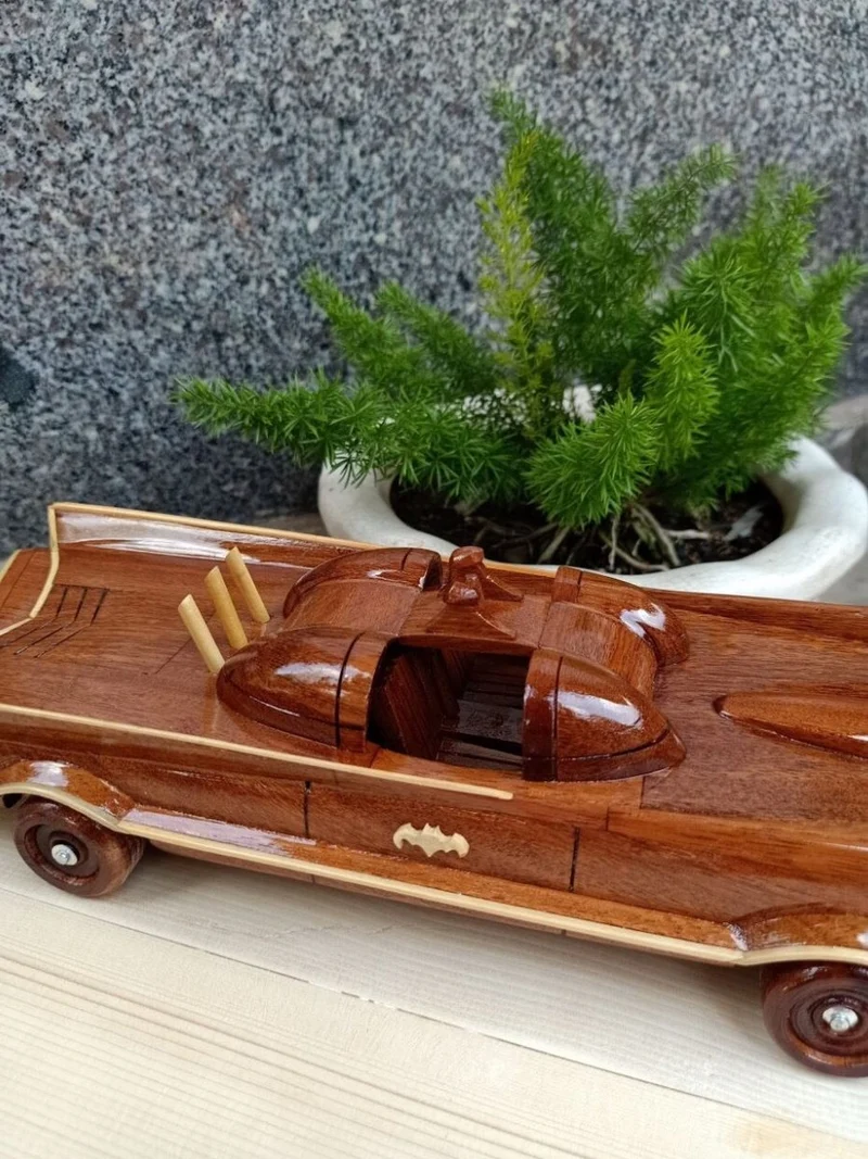 Casa Padrino Deko Auto Dreamcar Braun / Naturfarben 36 x 12 x H. 11 cm - Handgefertigtes Holz Auto - Wohnzimmer Deko - Schreibtisch Deko - Deko Accessoires