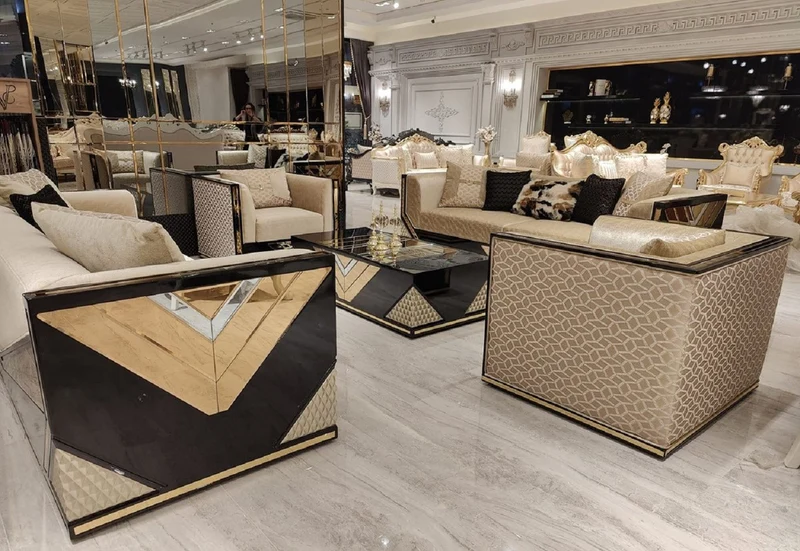 Casa Padrino Luxus 3er Sofa Gold / Schwarz - Wohnzimmer Sofa - Hotel Sofa - Wohnzimmer Möbel - Hotel Möbel - Luxus Möbel - Wohnzimmer Einrichtung - Luxus Einrichtung