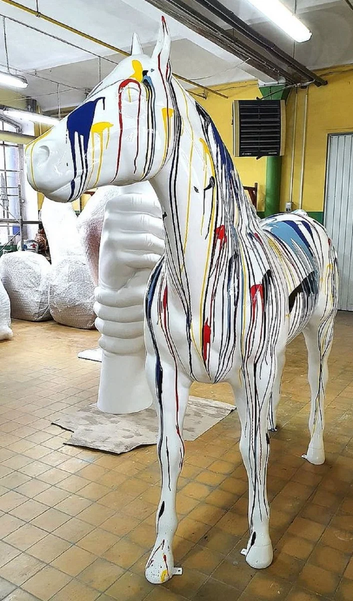 Casa Padrino XXL Garten Deko Skulptur Pferd Weiß / Bunt 245 x H. 200 cm