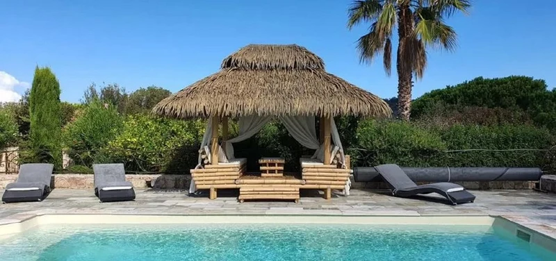 Casa Padrino Luxus Gartenhaus Naturfarben 430 x 330 x H. 350 cm - Wetterbeständiges Bambus Garten Haus - Bambus Pool Haus - Bambus Outdoor Haus - Luxus Bambus Gartenhäuser