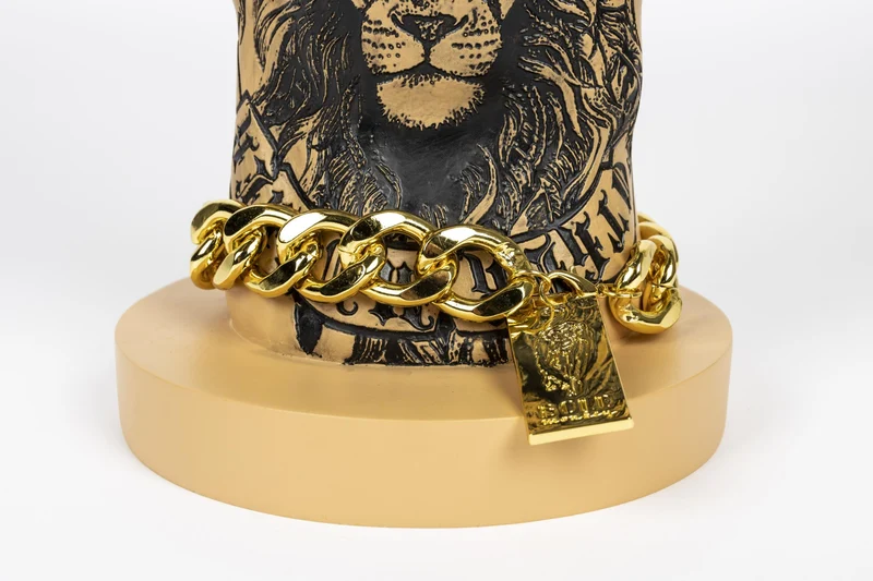 Beistelltisch Mittelfinger FOTHER MUCKER Löwe von BOLD Monkey