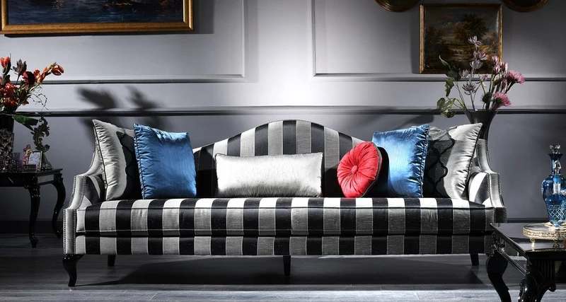 Casa Padrino Luxus Barock Wohnzimmer Set Silber / Schwarz - 2 Sofas & 2 Sessel & 1 Couchtisch & 2 Beistelltische - Wohnzimmer Möbel im Barockstil - Edel & Prunkvoll