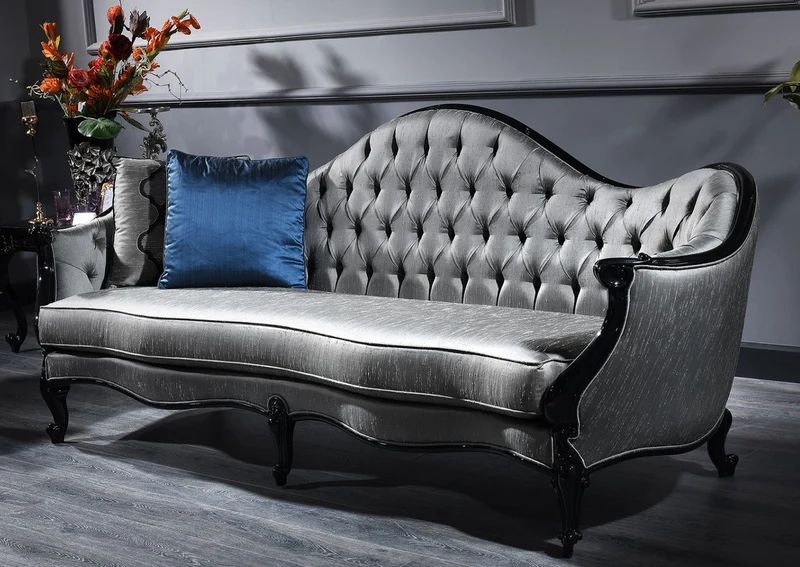 Casa Padrino Luxus Barock Wohnzimmer Set Silber / Schwarz - 2 Sofas & 2 Sessel & 1 Couchtisch & 2 Beistelltische - Wohnzimmer Möbel im Barockstil - Edel & Prunkvoll
