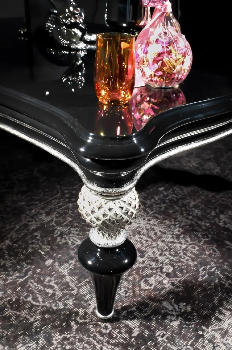 Casa Padrino Luxus Barock Couchtisch Schwarz / Silber - Handgefertigter Massivholz Wohnzimmertisch im Barockstil - Barock Wohnzimmer Möbel