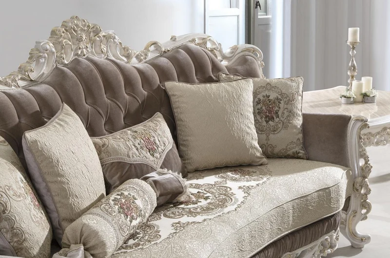 Casa Padrino Luxus Barock Wohnzimmer Sofa mit dekorativen Kissen Braun / Beige / Weiß / Gold 240 x 90 x H. 120 cm - Edle Barock Wohnzimmer Möbel