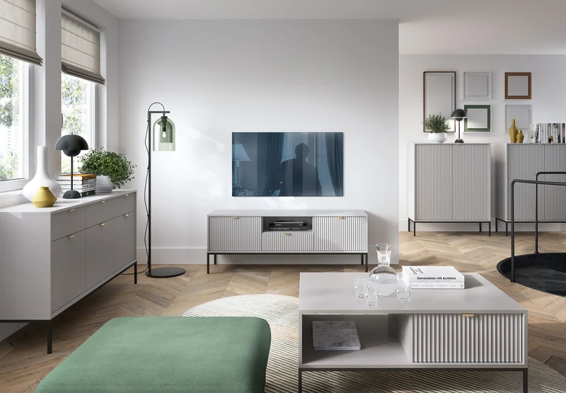 Drehtür-Kommode Vellore 154 cm grau mit gerillten Fronten und goldenen Griffen