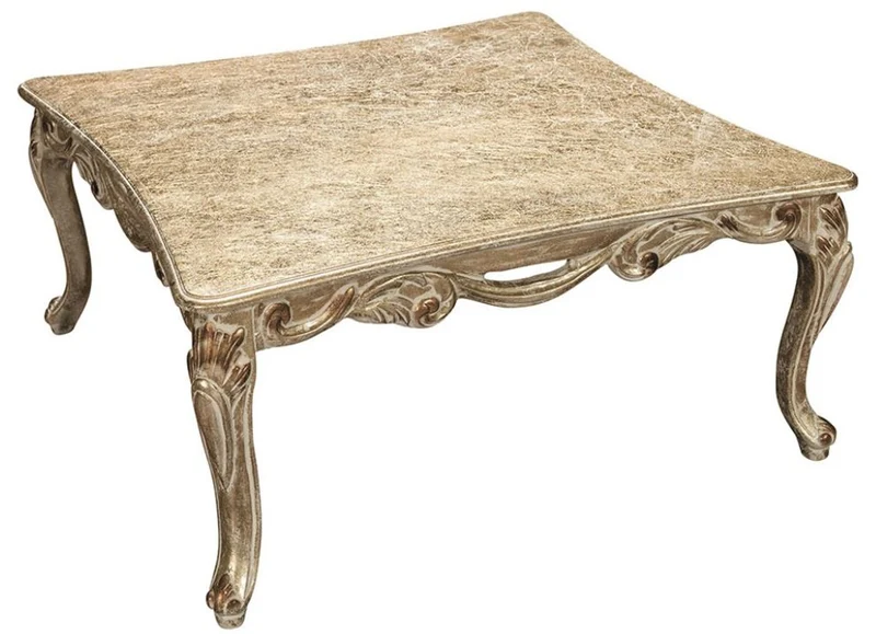 Casa Padrino Luxus Barock Wohnzimmer Set Beige / Gold - 2 Sofas & 2 Sessel & 1 Couchtisch - Prunkvolle Wohnzimmermöbel im Barockstil