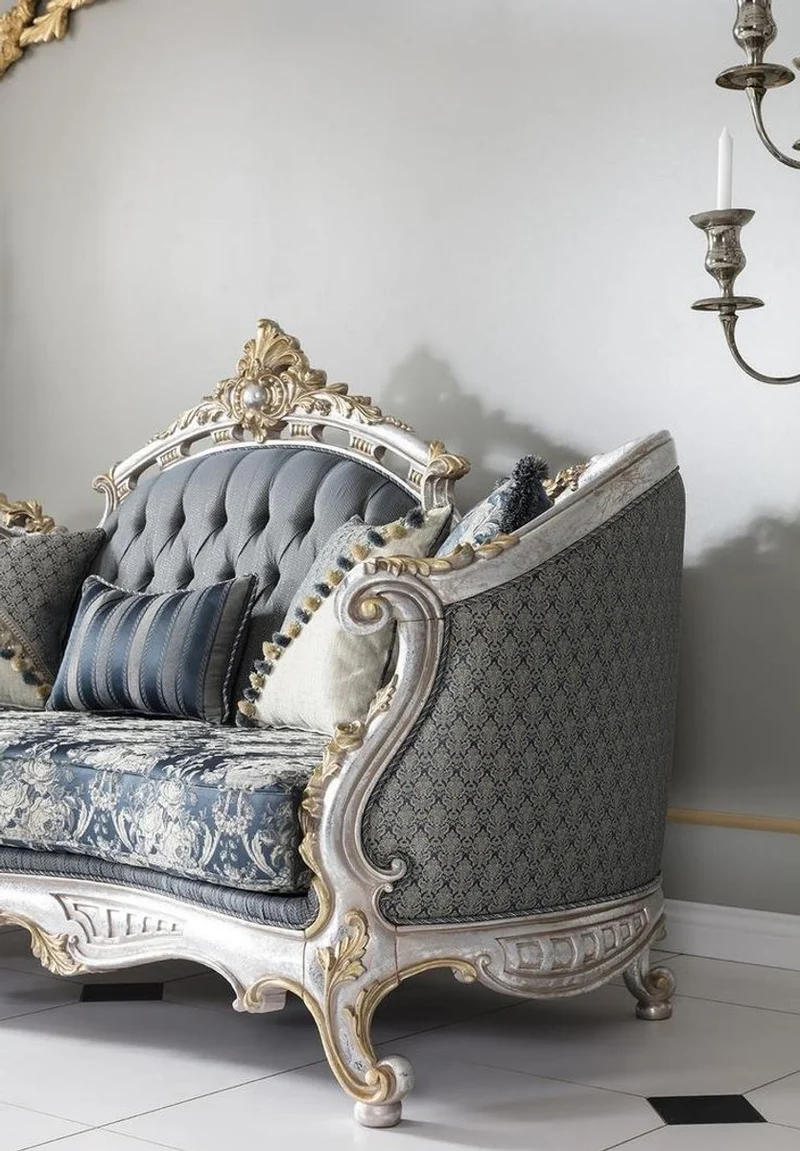 Casa Padrino Luxus Barock Wohnzimmer Sofa mit dekorativen Kissen Grau / Blau / Silber / Gold 250 x 95 x H. 125 cm - Edel & Prunkvoll