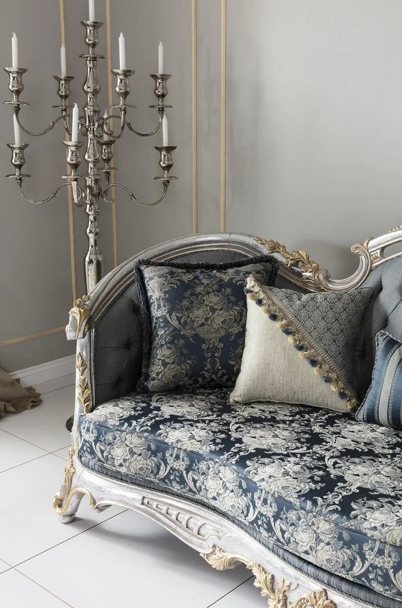 Casa Padrino Luxus Barock Wohnzimmer Sofa mit dekorativen Kissen Grau / Blau / Silber / Gold 250 x 95 x H. 125 cm - Edel & Prunkvoll