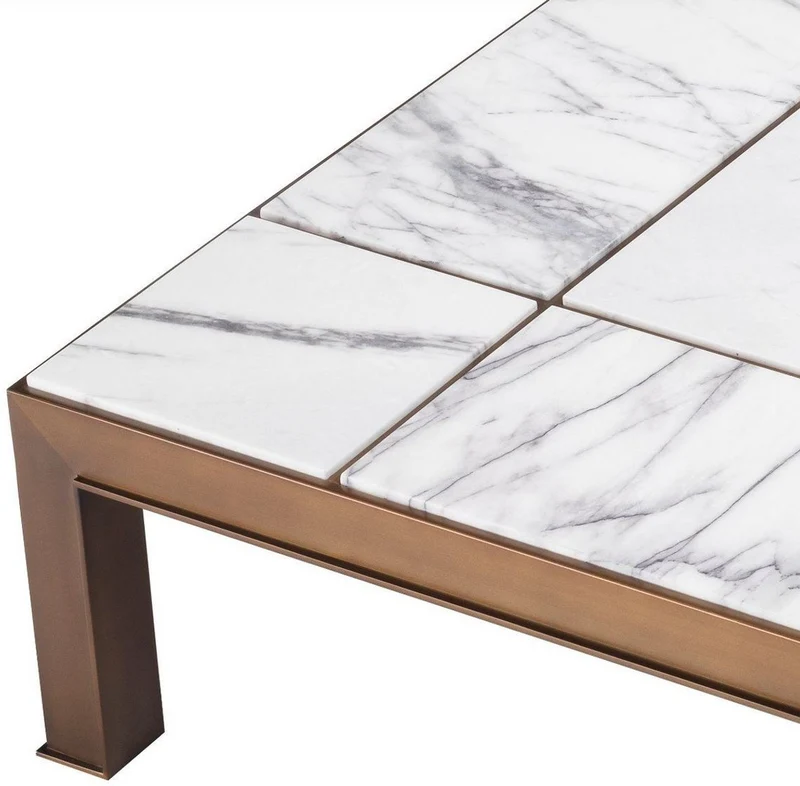 Casa Padrino Luxus Couchtisch Antik Messingfarben / Weiß / Lila 119 x 119 x H. 29 cm - Moderner Edelstahl Wohnzimmertisch mit Marmorplatten - Wohnzimmer Möbel