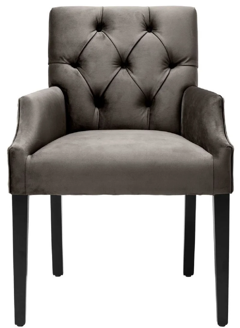 Casa Padrino Luxus Esszimmerstuhl mit Armlehnen Grau / Schwarz 63 x 65 x H. 90 cm - Chesterfield Küchenstuhl mit edlem Samtstoff - Luxus Esszimmer Möbel