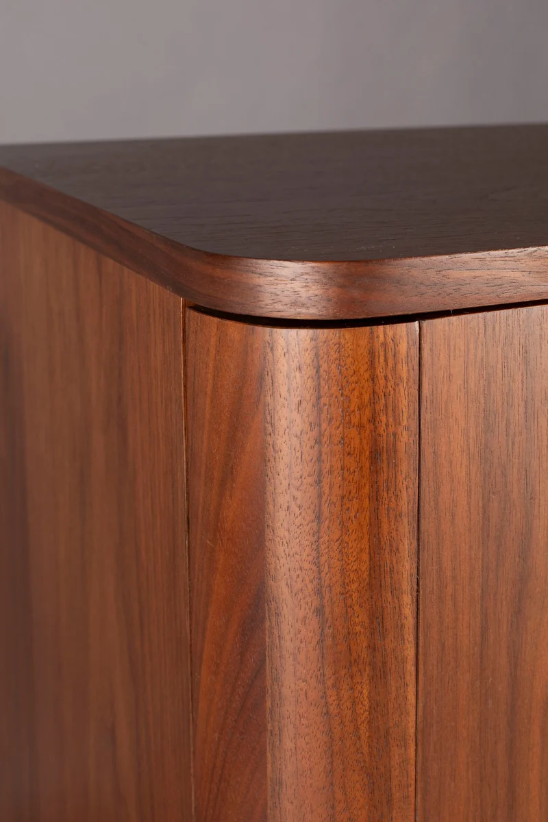 Schrank Morrison mit Walnussfurnier und Massivholz von Dutchbone