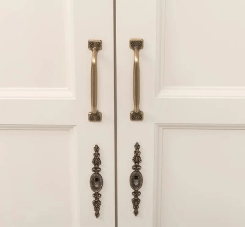 Casa Padrino Kleiderschrank im Landhausstil mit 2 Türen und 2 Schubladen, 106 x 66 x 205 cm
