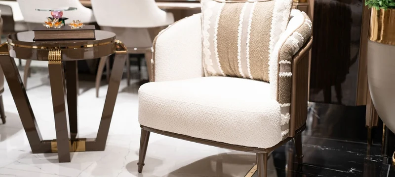 Casa Padrino Luxus Sessel Weiß / Grau / Braun - Wohnzimmer Sessel - Hotel Sessel - Wohnzimmer Möbel - Hotel Möbel - Luxus Möbel