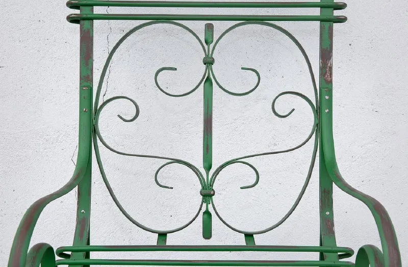 Casa Padrino Jugendstil Gartenstuhl Antik Grün 64 x 66 x H. 114 cm - Handgefertigter Schmiedeeisen Stuhl mit Armlehnen - Nostalgische Garten Möbel