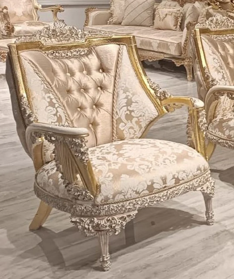 Casa Padrino Luxus Barock Wohnzimmer Sessel mit Muster Gold / Weiß - Handgefertigter Barockstil Sessel - Luxus Wohnzimmer Möbel im Barockstil - Barock Möbel - Edel & Prunkvoll