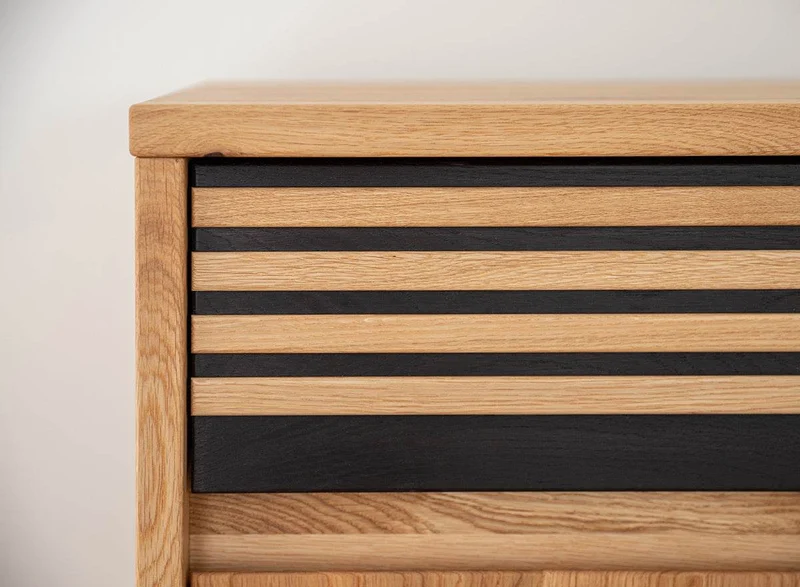 Modernes Sideboard aus massiver Wildeiche | Dreitürige Kommode Ravello mit zwei Schubladen