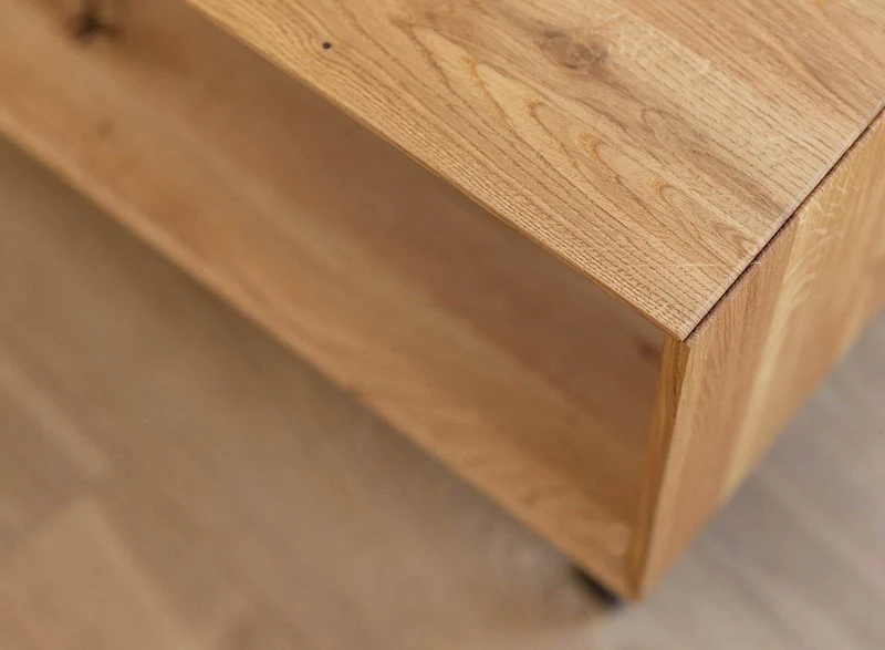 Industrial Couchtisch aus massiver Eiche | Beistelltisch Modern Loft