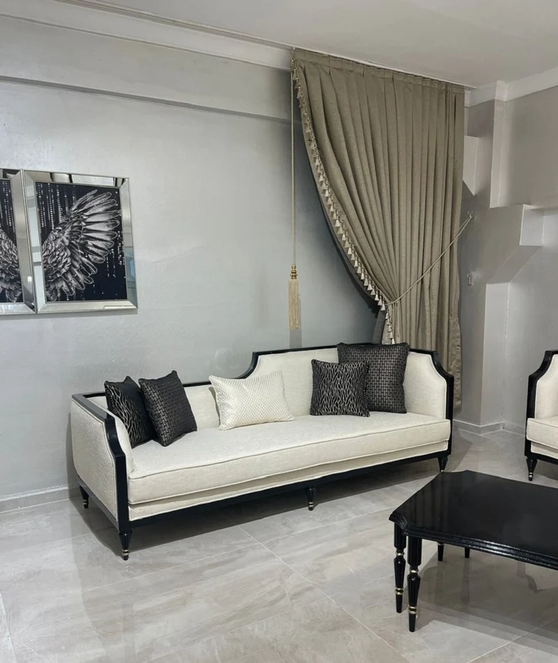 Casa Padrino Luxus Art Deco Wohnzimmer Set Naturfarben / Schwarz / Gold - 2 Art Deco Sofas & 2 Art Deco Sessel & 1 Art Deco Couchtisch - Wohnzimmer Möbel - Art Deco Möbel - Luxus Möbel