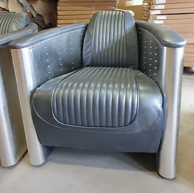 Casa Padrino Luxus Art Deco Leder Sessel Grau / Silber 69 x 70 x H. 82 cm - Aluminium Wohnzimmer Sessel mit hochwertigem Echtleder - Flugzeug Flieger Echtleder Möbel - Luxus Möbel