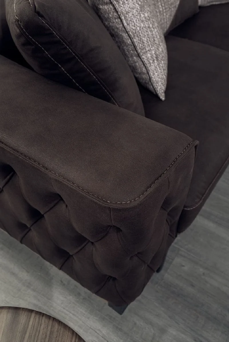 Casa Padrino Luxus Chesterfield 3er Sofa Braun / Schwarz 240 x 96 x H. 75 cm - Wohnzimmer Sofa - Hotel Sofa - Wohnzimmer Möbel - Chesterfield Möbel - Luxus Möbel - Luxus Einrichtung