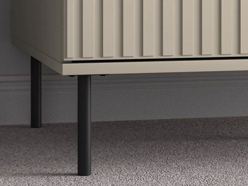 Zweiturige Caletto-Garderobe 92 cm mit dekorativen Lamellen, beige