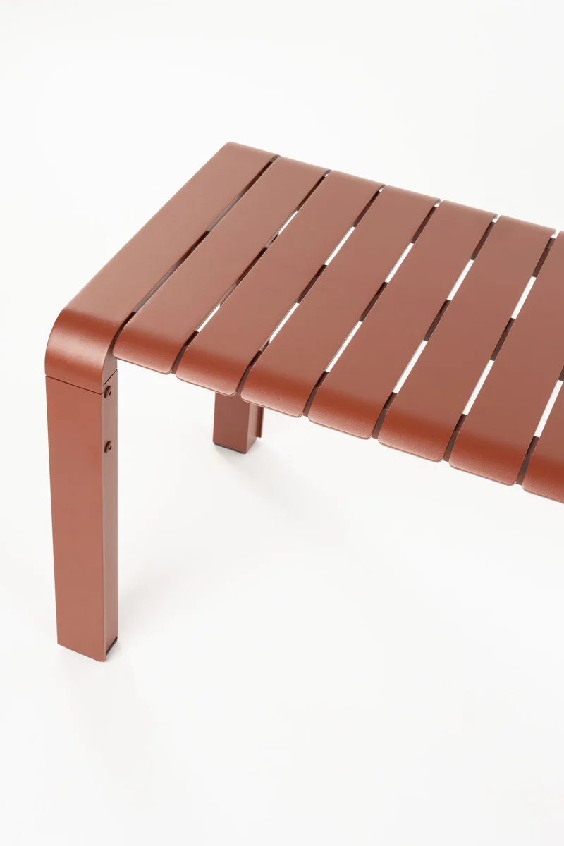 Gartenmöbel-Set Vondel: Tisch, 2 Stühle & Bank in Rot aus Aluminium