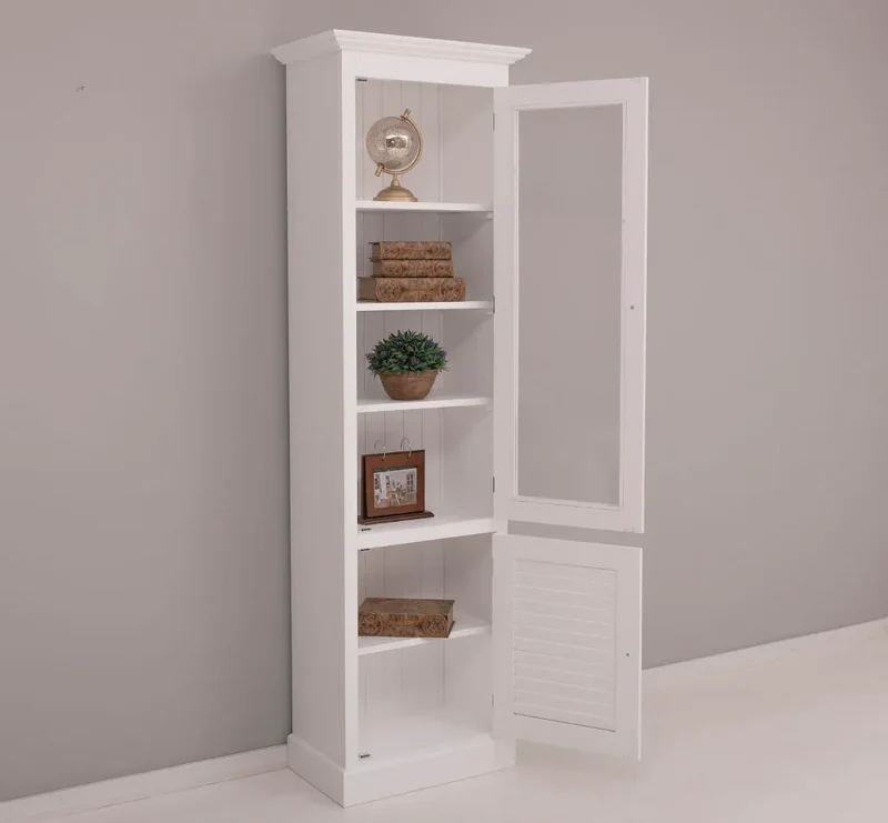 Schmaler Vitrinenschrank aus Massivholz mit Lamellentür