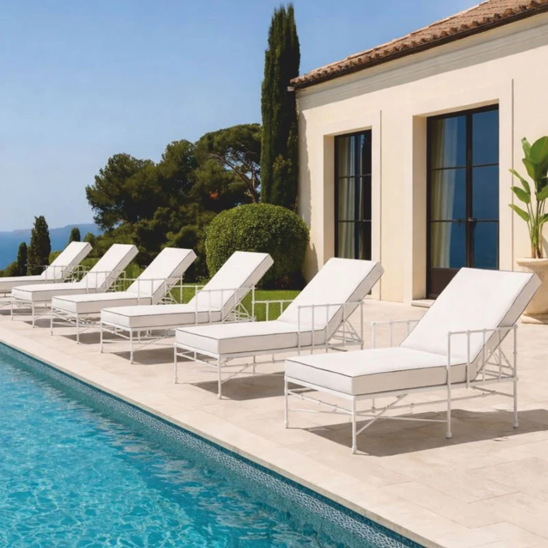Casa Padrino Luxus Gartenliege mit Armlehnen Weiß 190 cm - Hotel & Garten Möbel