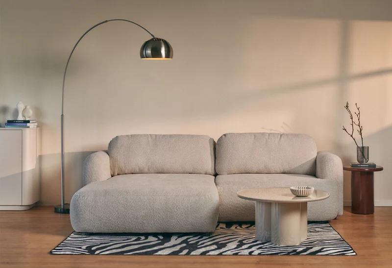 Ecksofa mit Schlafunktion Tvoya, L-förmig, linksseitig, grau-beiges Bouclé