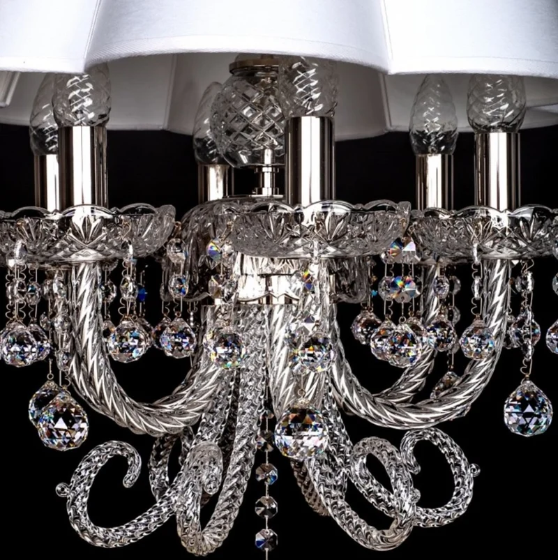 Casa Padrino Luxus Barock Kristall Hängeleuchte Silber / Weiß Ø 45 x H. 66 cm - Prunkvolle Hängelampe mit Böhmischem Kristallglas - Luxus Hängeleuchten im Barockstil - Edel & Prunkvoll